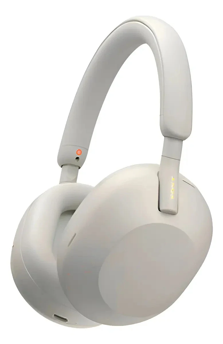 Sony WH-1000XM5: Fone de ouvido over-ear cinza-claro em ângulo lateral, com arco e concha, em fundo branco.