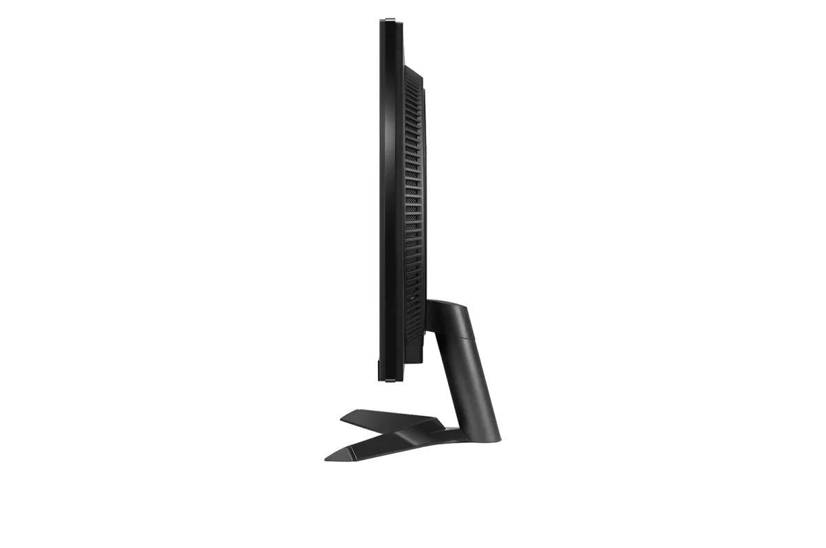 LG UltraGear 24GS60F: Vista lateral de monitor preto fino sobre base em formato de gancho, em fundo branco.