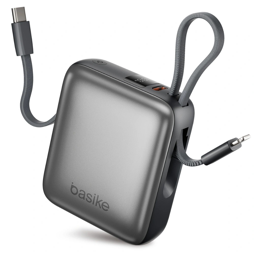 Carregador portátil Basike Mini cinza, compacto e quadrado, com dois cabos embutidos (USB-C e Lightning) presos às laterais e logotipo da Basike na frente, sobre fundo branco.