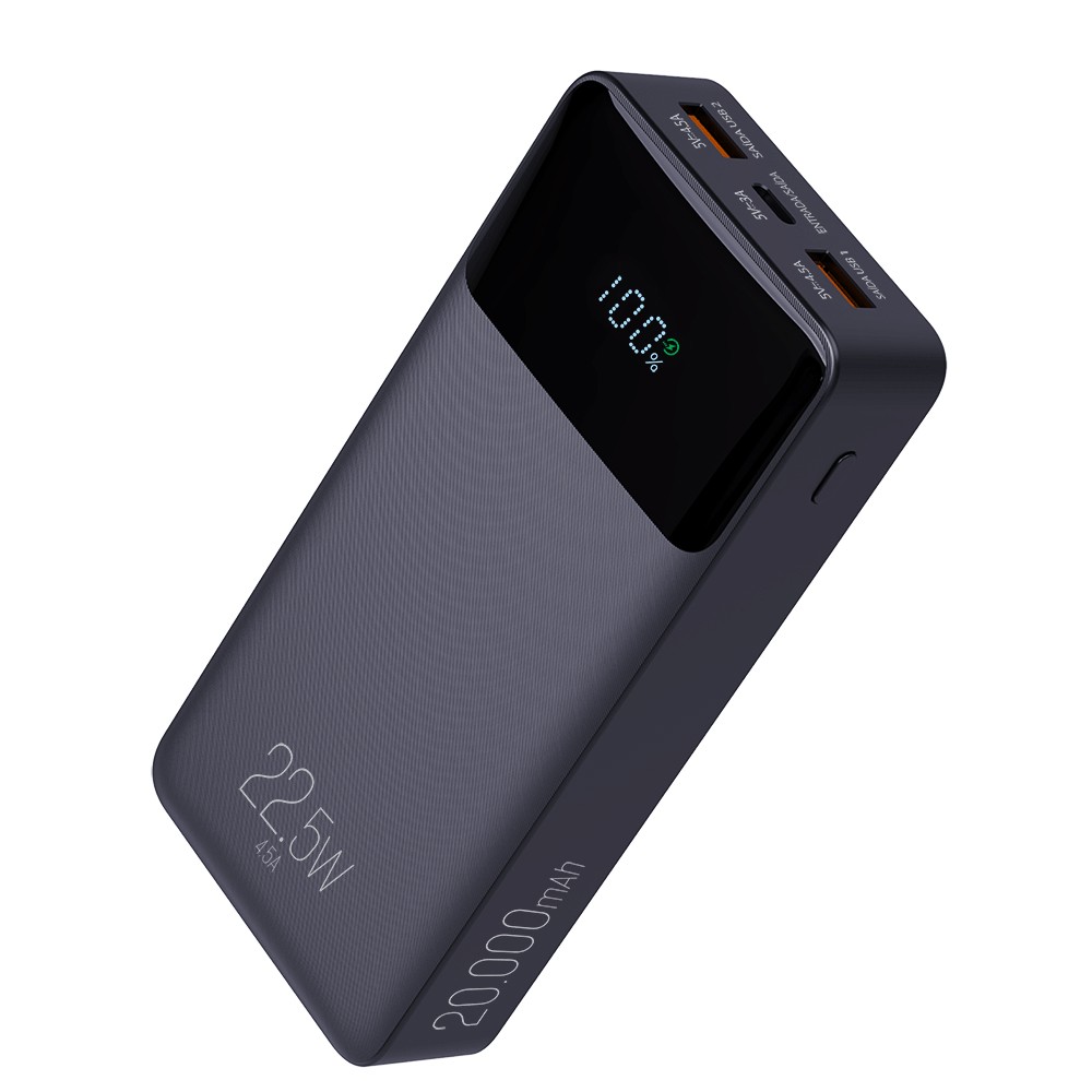 Carregador portátil ELG PB200BK preto, de 20.000 mAh, visto na diagonal, com visor digital, duas portas USB-A laranja e uma USB-C no topo e a inscrição "22.5W" na frente, sobre fundo branco.